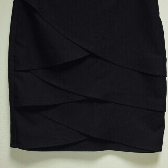 Black ruffled pencil skirt - Picture 2 of 4
