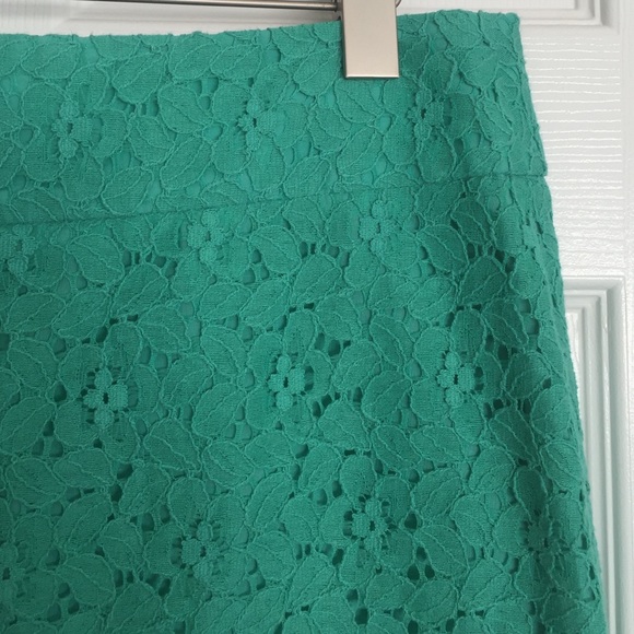 LOFT - Lace Overlay Shift Skirt in Bright Aqua - Picture 4 of 4
