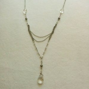 Costume jewelry: silver crystal chain necklace