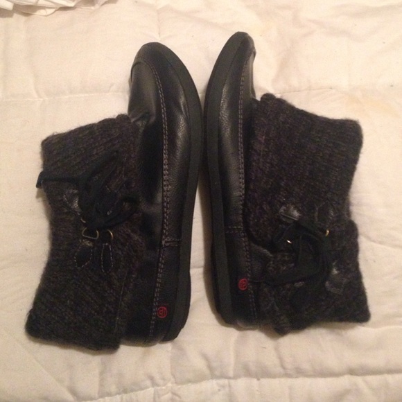 Boots that tie on side