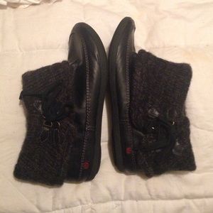 Boots that tie on side