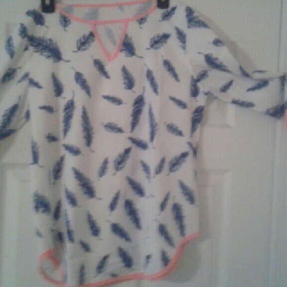 Feather top so cute :) - Picture 2 of 4