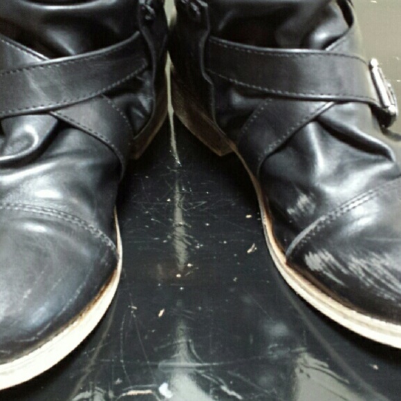 Black leather ankle boots - Picture 2 of 4