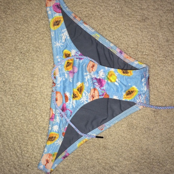 Jolyn fruity bottoms size small