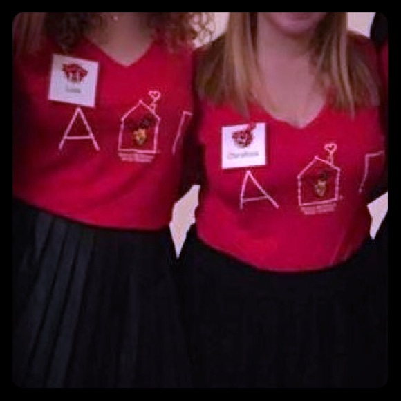 ADPi RMH slouchy v-neck