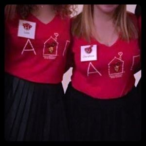 ADPi RMH slouchy v-neck