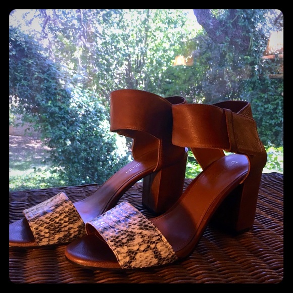 Enzo Angiolini Shoes - Enzo Anglioni leather block heel sandals w/snake