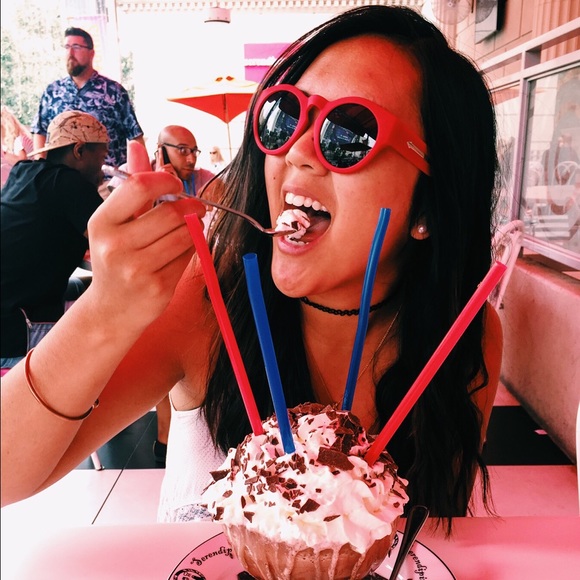 Meet your Posher, Kimberly - Picture 1 of 1