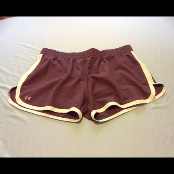 Women's XL Under Armour Heat Gear Shorts