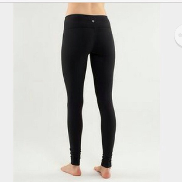 ISO these lululemon leggings!