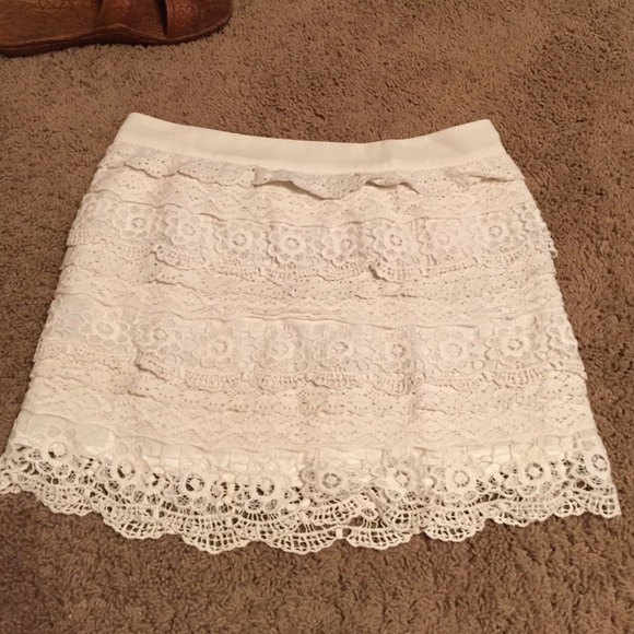 Francesca's white lace skirt