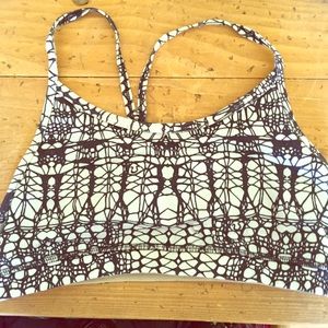 Lululemon sports bra