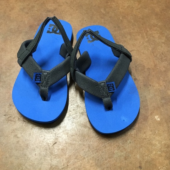 Brand new no tags boys DC size 7 slippers