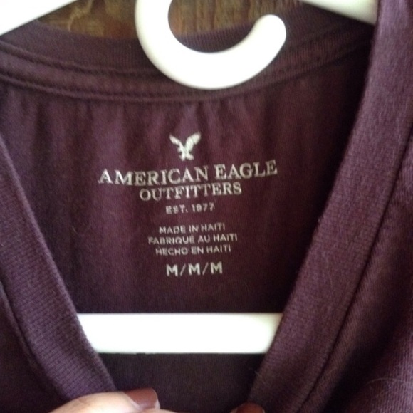 American Eagle burgundy graphic tee - Picture 4 of 4