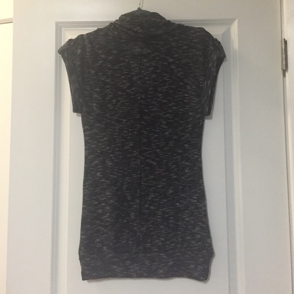 Black and white cowl neck shirt - Picture 2 of 4