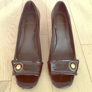 Tory Burch Shoes in brown patterned leather
