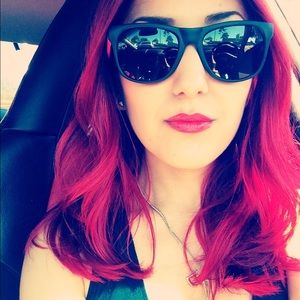 Meet your Posher, Yesi