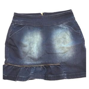 A Dkny jeans skirt