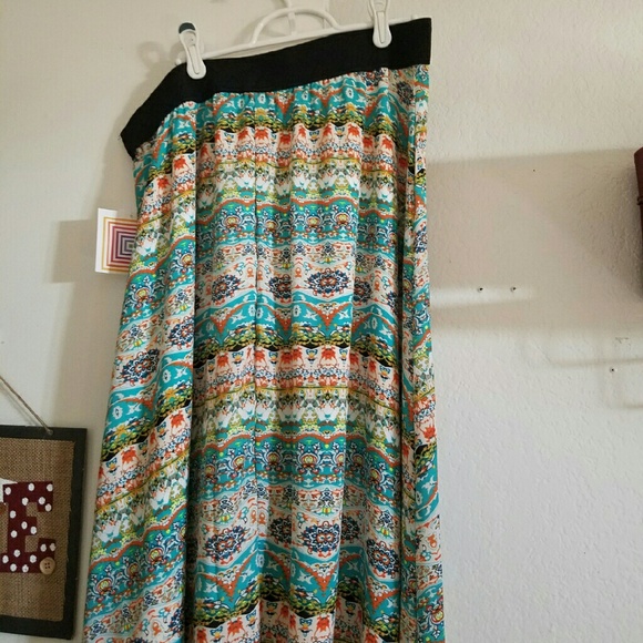 NWT LuLaRoe Lucy skirt.  Tribal print