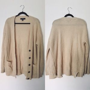 🔴SOLD🔴 Cream Oversized Knit Cardigan
