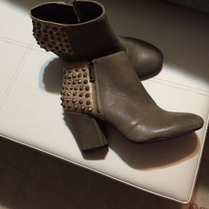 Jessica Simpson tan booties