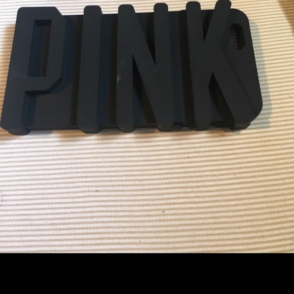3D pink silicon iPhone case not pink - Picture 3 of 3