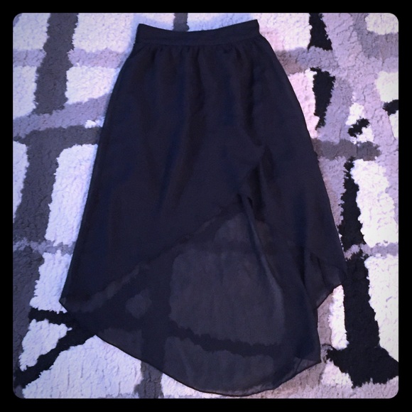 I'm selling a black high low skirt