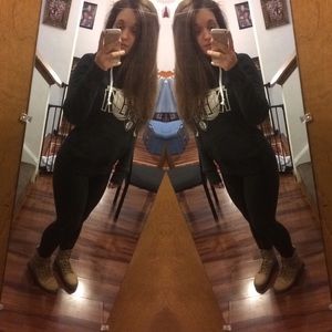 Meet your Posher, Julia