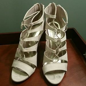 Steve Madden lace up bootie