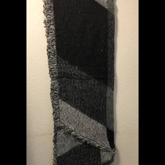 New Arrival 💕Gorgeous Gray Pashmina Blanket Scarf - Picture 2 of 2