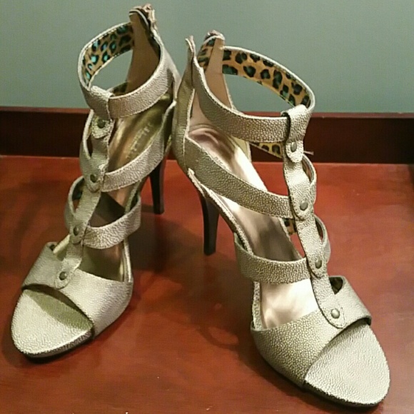 Bisou Bisou gladiator 4 inch heels