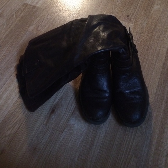 Dark brown heeled boots