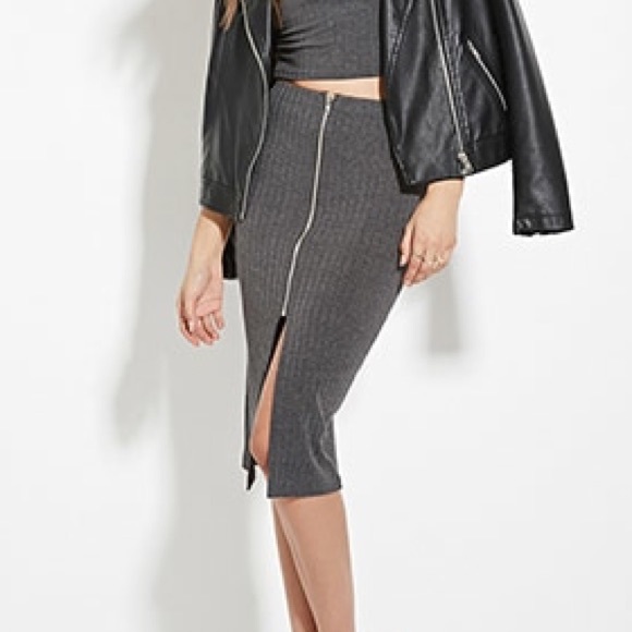 Forever 21 Dresses & Skirts - Grey pencil skirt with zipper down the middle!(: