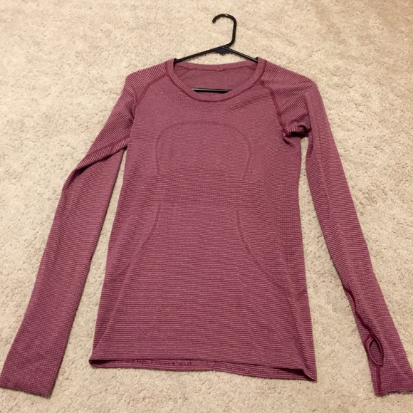 LuluLemon Maroon fitted long sleeve