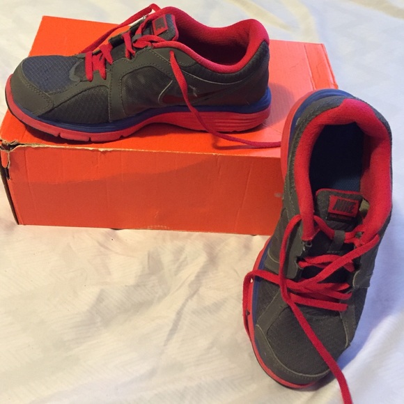 RESERVED Boys Nikes Dual Fusion Run