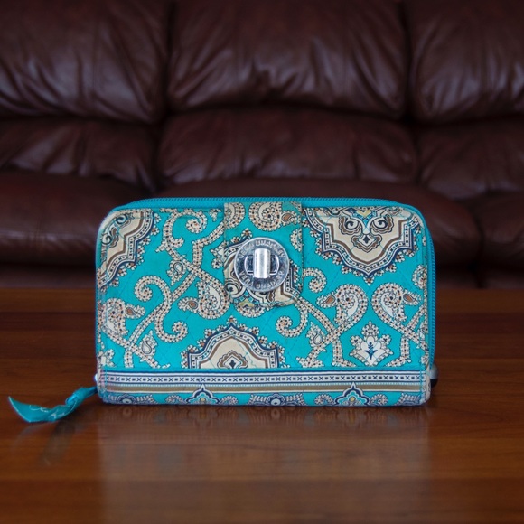 VERA BRADLEY wallet