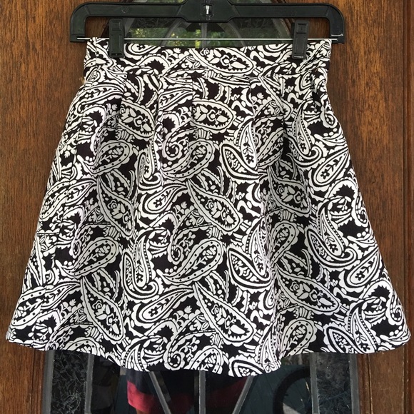• • LOWBALL ME! Anthropologie• B&W Skater Skirt
