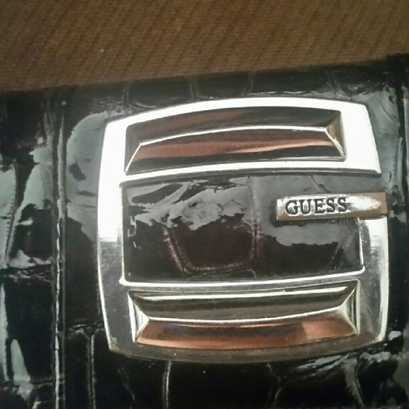 GUESS wallet - Picture 2 of 3