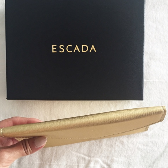 Escada Envelope Pouch - Picture 4 of 4
