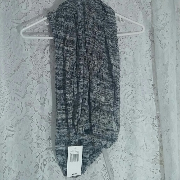 Salt and pepper scarf