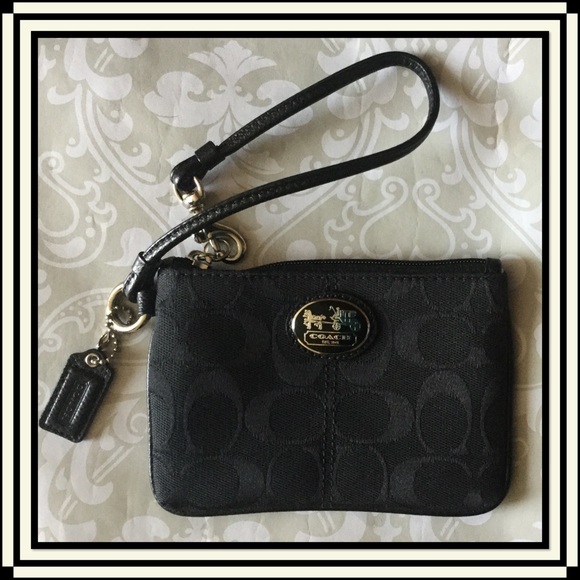 Coach Handbags - 🌺Host Pick🌺 Coach C Signature Black Wristlet