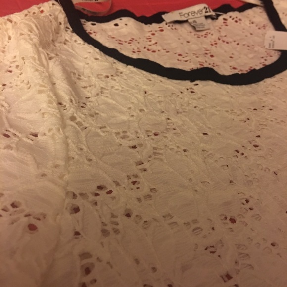 Brand new Forever 21 lace blouse - Picture 4 of 4