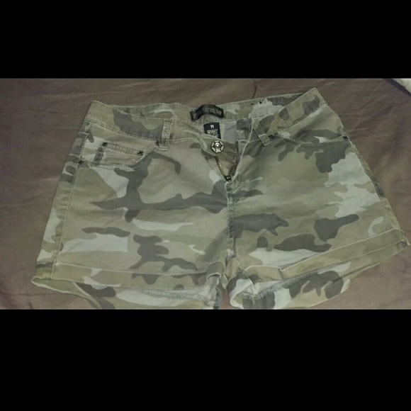 CAMO JUNIORS SHORTS
