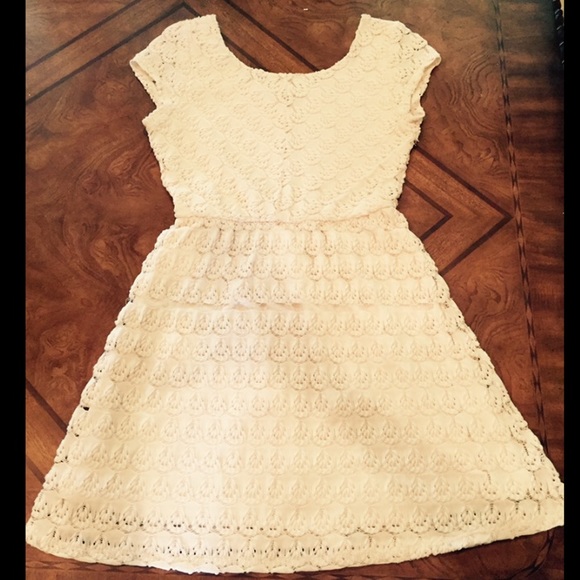 Off White Lace Dress - Picture 1 of 2