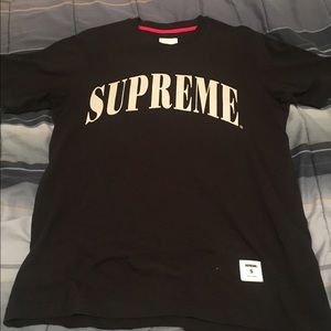 Supreme ny "coliseum" tee