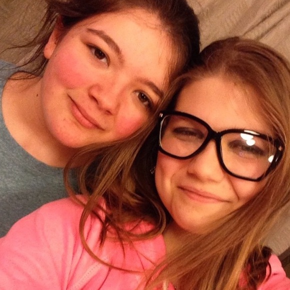 Meet your Posher, Emily - Picture 1 of 1