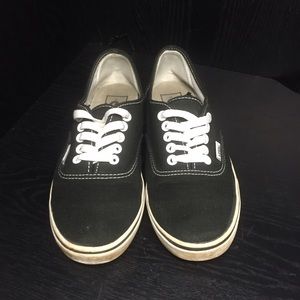 Black Lo Pro Vans