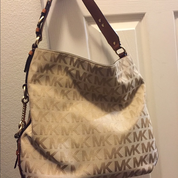 PRICE REDUCED!!!!   Large MK - Picture 2 of 4