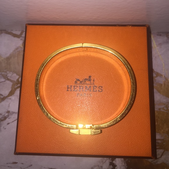 Hermes gold 'H' Clic Bracelet- SOLD - Picture 3 of 4