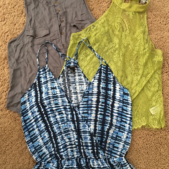 Girly tops - Picture 1 of 2